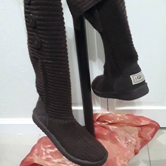 Ugg boots - Picture 1 of 8